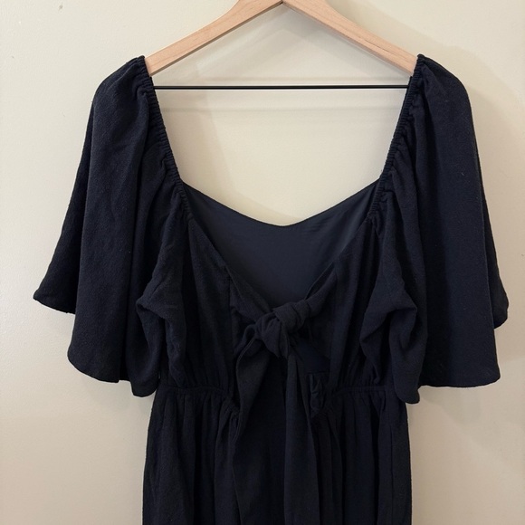 SugarLips Saint Tropez Cassia Tie Back Linen Midi Dress in black linen summer - Picture 10 of 14